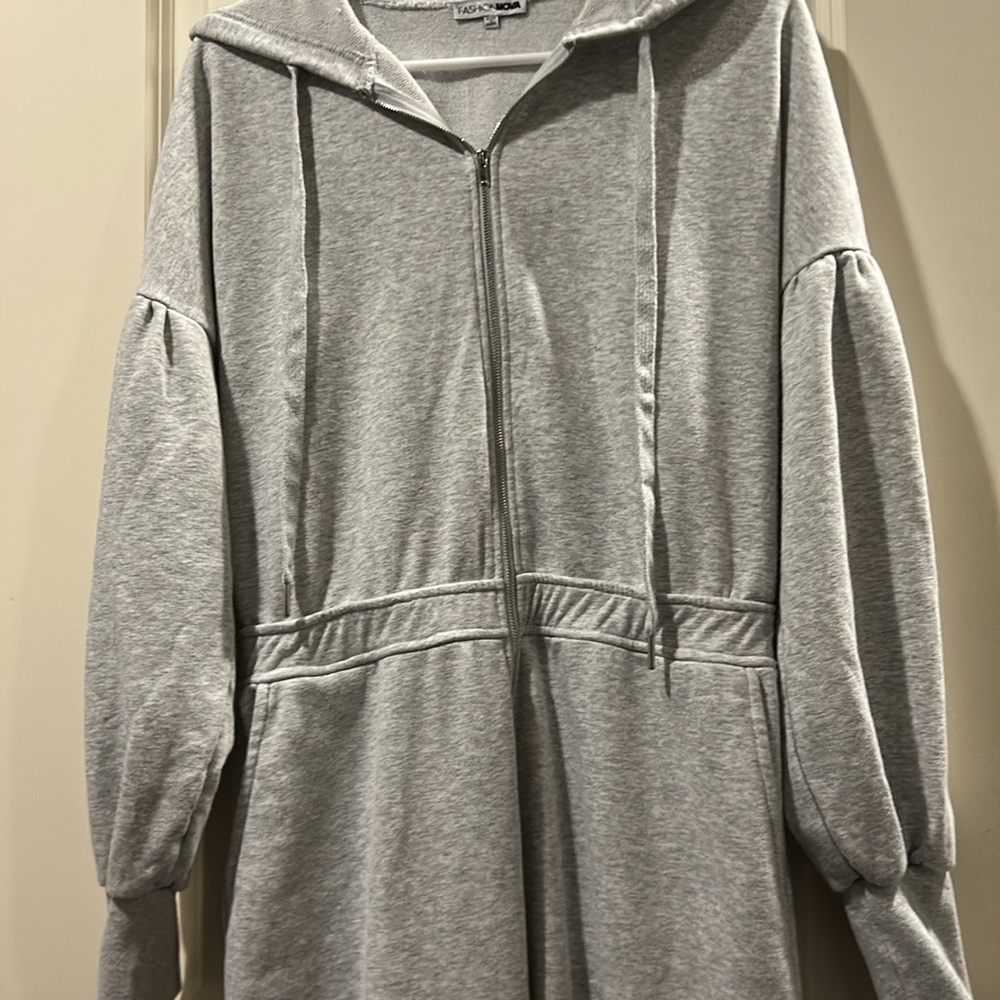 Fashion Nova Zip Up Hoodie Sweatshirt Jumpsuit w/ pockets so comfy Size XL grey